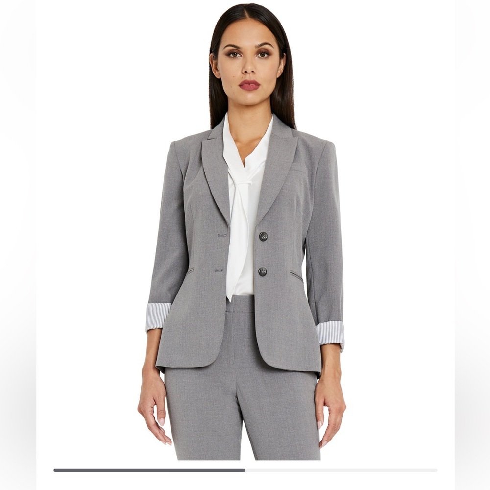 Tahari - Gray Pant Suit